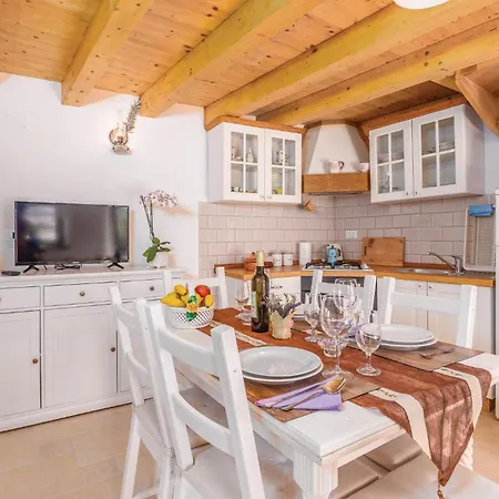 Amazing In With Wifi Holiday home Lubenice