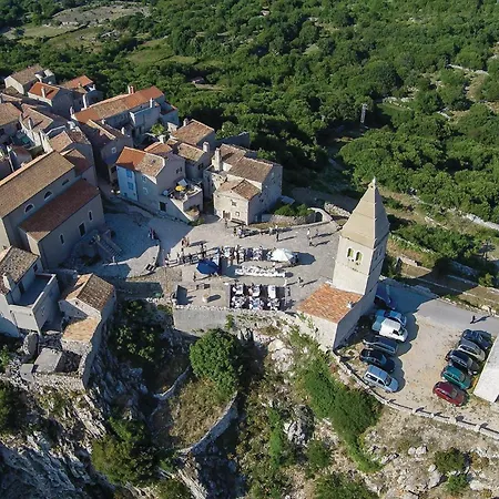 1 Bedroom In Lubenice